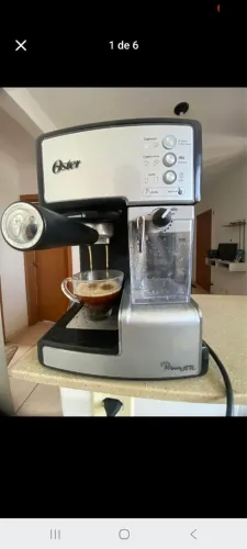 Cafeteira Oster PrimaLatte com vaporizador