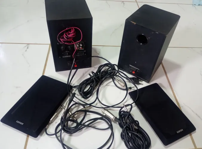 Vários equipamentos para home studio de gravação