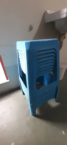 Banquinhos de plástico