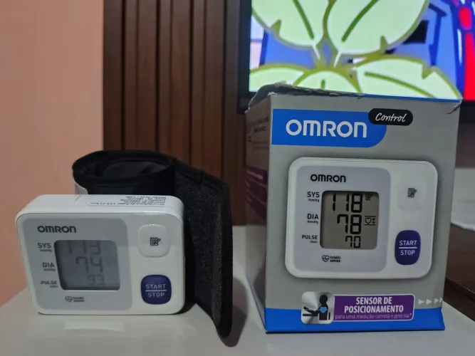 Vendo medidor de pressão.