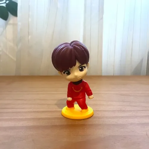 boneco j-hope bts mcdonalds