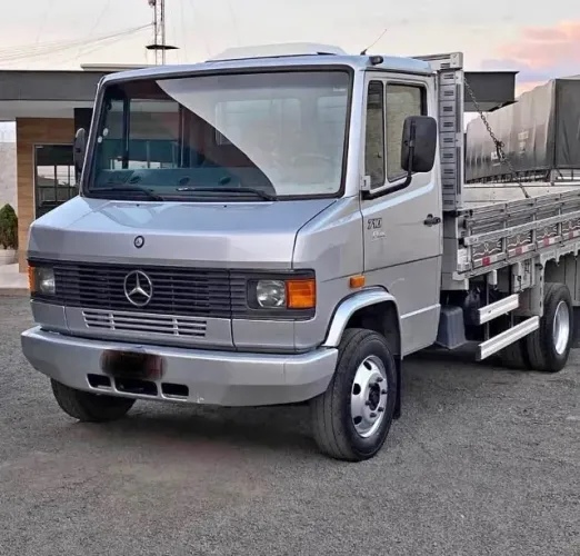 Caminhão Mercedes 710
