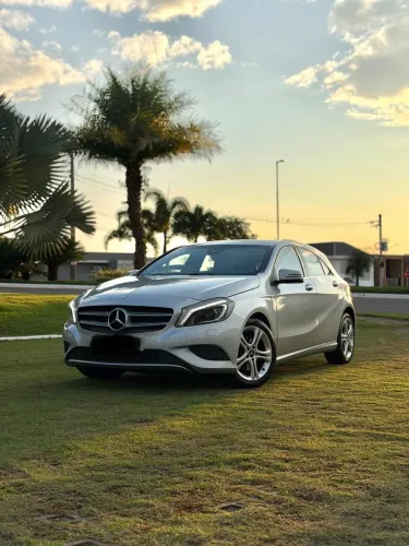 Mercedes-Benz Classe A 200 1.6 TB 16V Urban 156cv Aut. 2014
