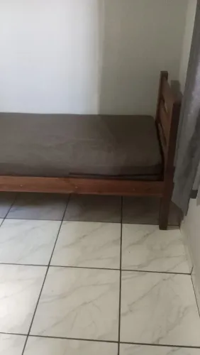 Quarto para rapazes, com banheiro completo