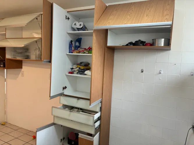 Armário de cozinha completo