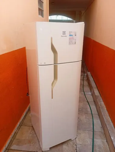 Geladeira 110v Eletrolux duplex conservada funcionando perfeitamente entrego 