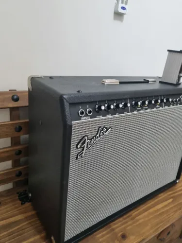 Fender fronteman 212 r
