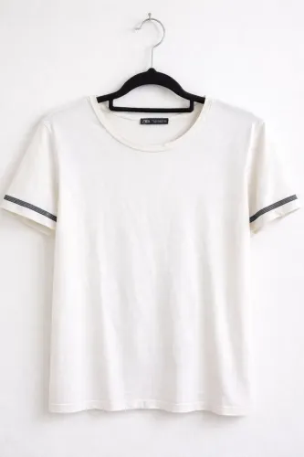 Camisetas Zara com miçangas tamanho P bordado