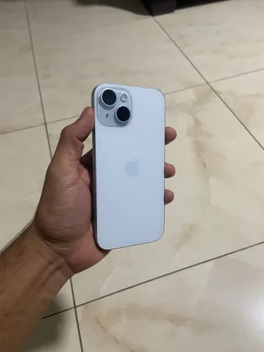 iPhone 15 128GB