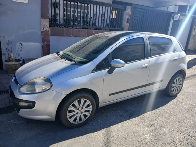 Fiat Punto Attractive 1.4 Fire Flex 8V 5P 2013