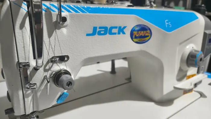 Máquina de costura industrial Jack F5 - Estado de nova!
