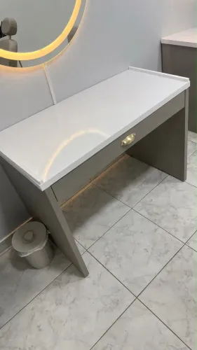 Mesas para Maquiagem ou Escritorio