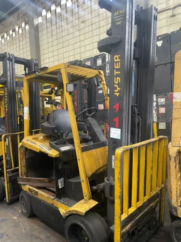Lote com 04 empilhadeiras eletricas Hyster E55XM