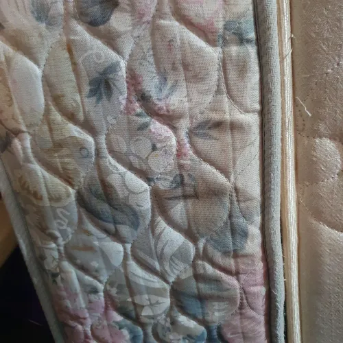 2 Cama box casal 6 pés tbm tenho 2 colchões