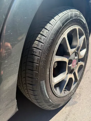 Fiat Punto Essence 1.6 Flex 16V 5P 2011