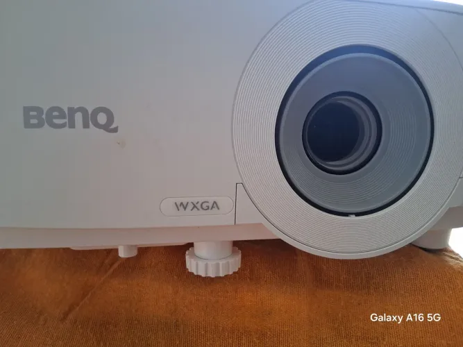 Vendo progetor BENQ MW560