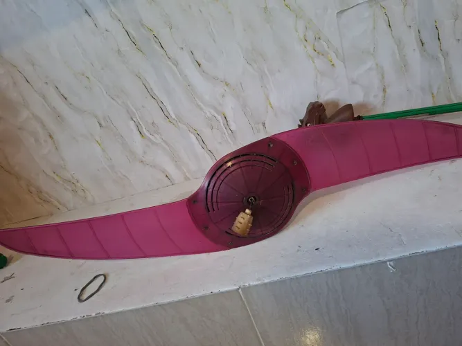 Ventilador de teto rosa
