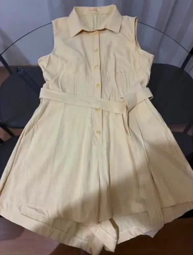 macacão amarelo novo tamanho M