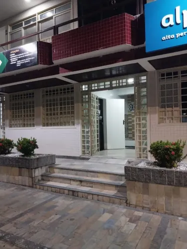 Sala Térrea grande em galeria no São José 