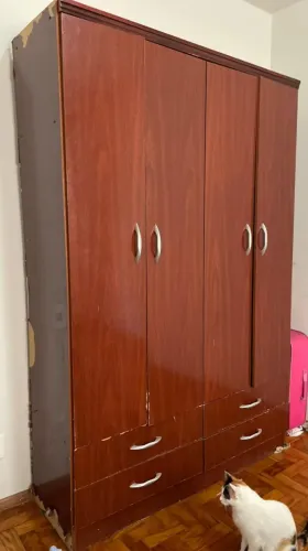 GUARDA-ROUPAS 4 PORTAS E 4 GAVETAS