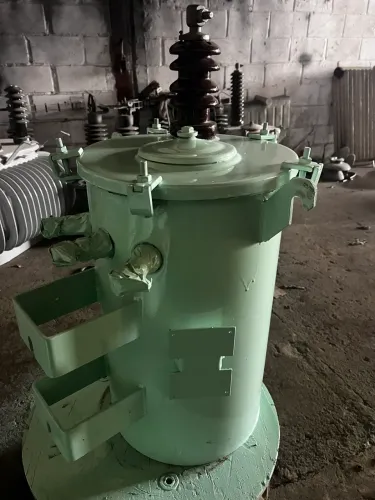 Transformador de Distribuição 10 kVA - 13.8 kV / 380/220V (ou 220