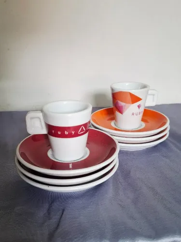 Conjunto 2 Xicaras Café + 6 Pires Porcelana Ruby