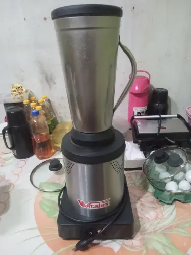 Liquidificador vitalex, baixa rotação próprio para gelo