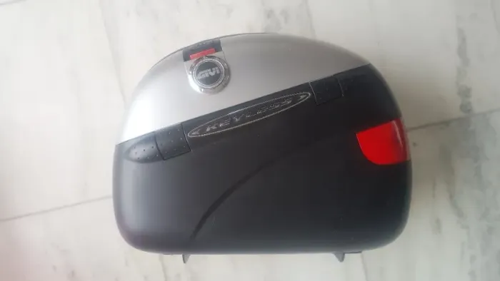 Par de Baús Laterais Givi Keyless E41N 41 Litros