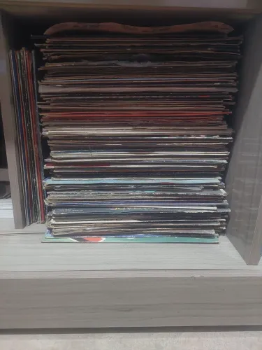 Vendo disco vinil. Procuro colecionador para disco de vinil 