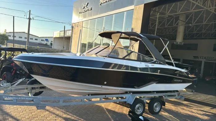 Lancha Ventura 250