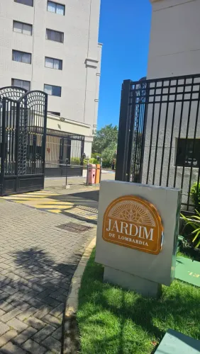 Alugo apto no Jardins de Lombardia - Com aquecedor a gás - alguns armários