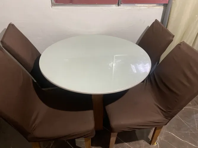 Mesa de Sala para 4 pessoas