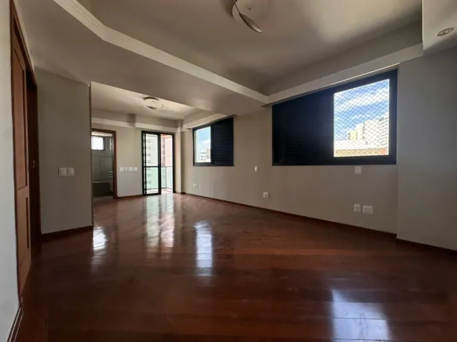 160 m² | 3 quartos + reversível para 4 | 2 suítes | 4 vagas | Belvedere