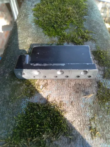 Bloco de zinco maciço Shelter FST62 (não é Fender)