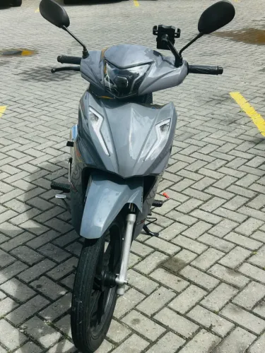 Avelloz 125