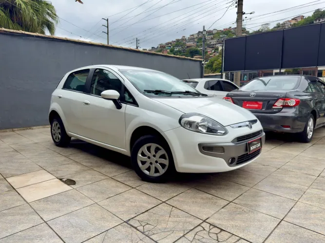 Fiat Punto Essence 1.6 Flex 16V 5P 2016