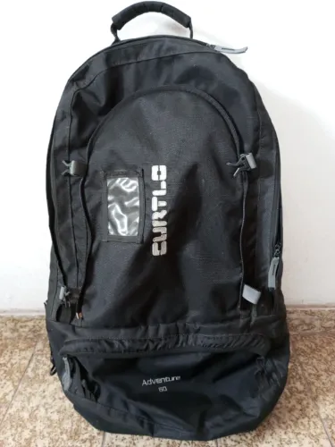 kit completo de camping barraca, multitool, colchonete, lanterna, serra etc