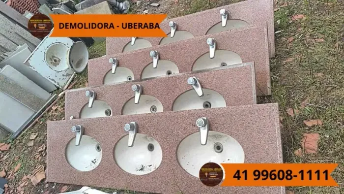 PIA DE BANHEIRO COM 3 CUBAS E TORNEIRAS