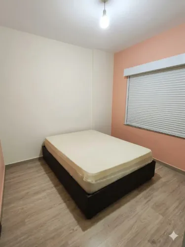 Cama de viúva box com baú. Excelente. Semi nova