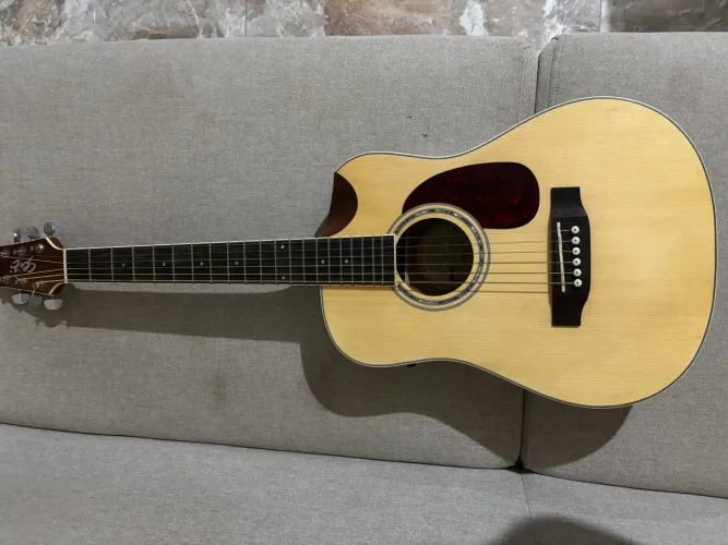Violão baby seizi