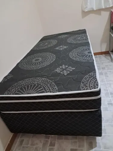VENDO cama box solteiro de molas ensacadas, super novo,bonito e barato Umaflex