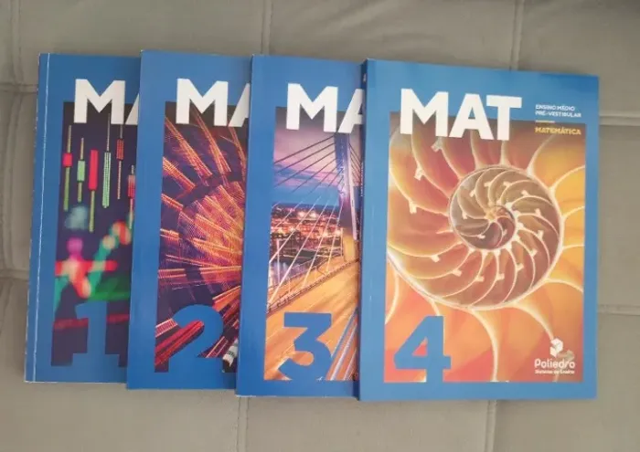 Livros de Matemática - Poliedro - 4 volumes - 2025 - Semi novos