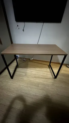 Mesa para Escritorio ou Computador industrial , excelente estado e pouco uso 
