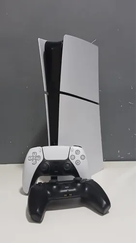 Console PlayStation® 5 Slim Edição Digital 1 T Branco - Sony+ 2 controles dualsense