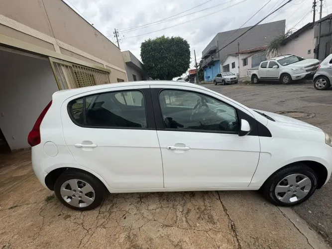 Fiat Palio Attractive 1.0 EVO Fire Flex 8V 5P 2014