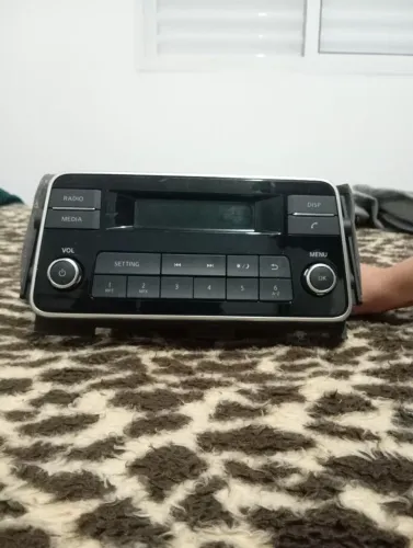 Vende-se rádio  original do Nissan kicks pouco tempo de uso 