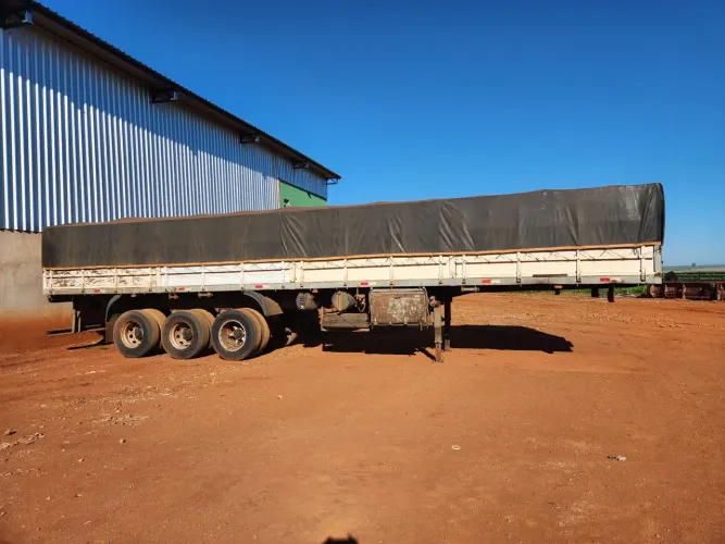 Carreta graneleira randon 