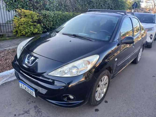 Peugeot 207 Sedan Passion XS 1.6 Flex 16V 4P AUT 2013