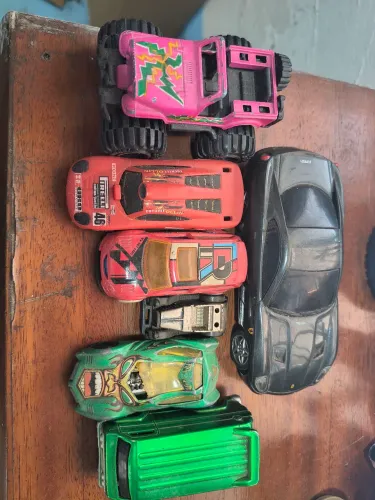 Carrinhos miniaturas