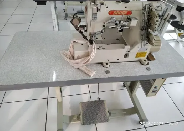 Máquina de Costura Cobertura Eletrônica Bruce com corte de linha elétrico